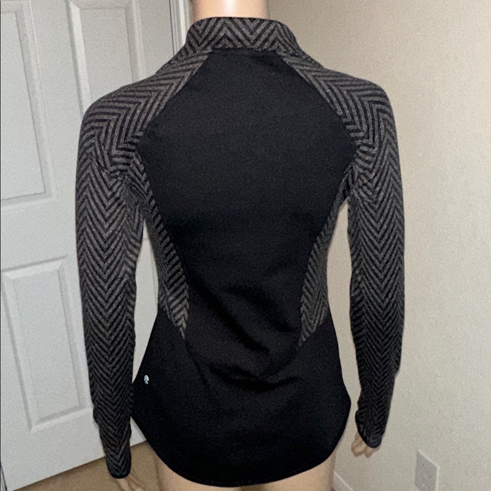 C9 by Champion Athletics Black and Gray Patterned Jacket Size XS. - Picture 3 of 16